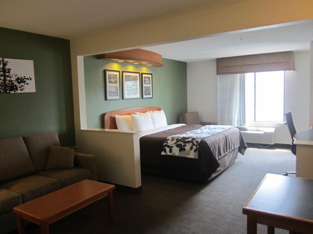 Clarion Pointe Albemarle Hotel Exterior photo