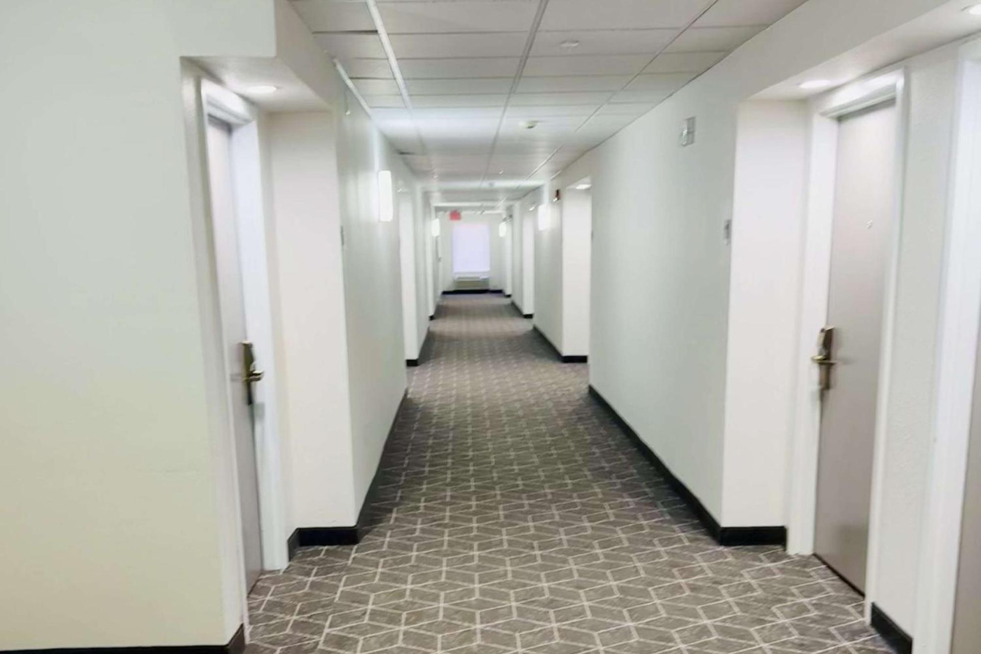 Clarion Pointe Albemarle Hotel Exterior photo