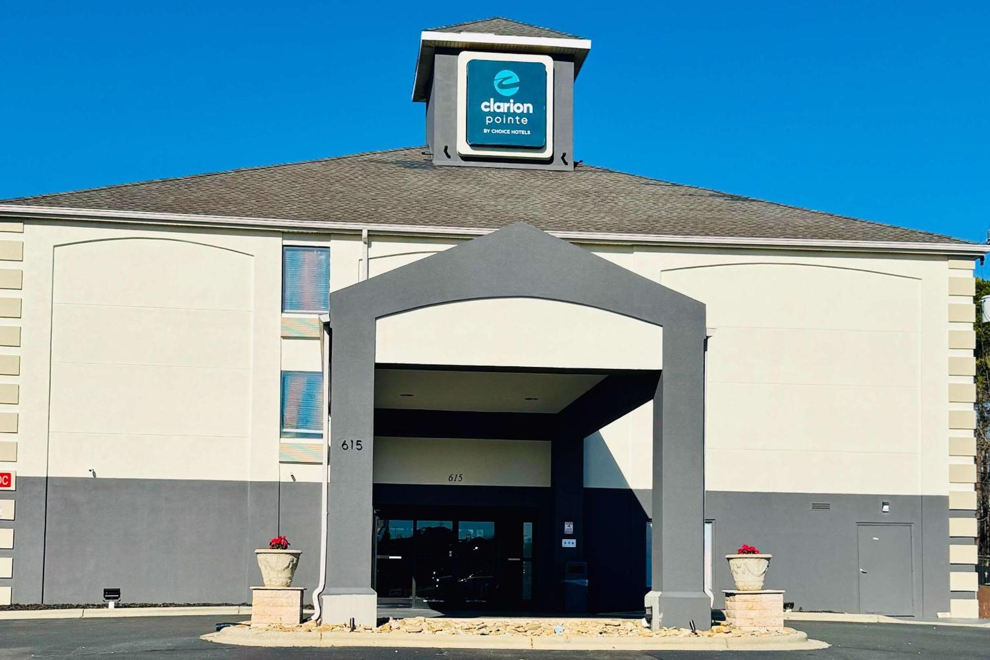 Clarion Pointe Albemarle Hotel Exterior photo