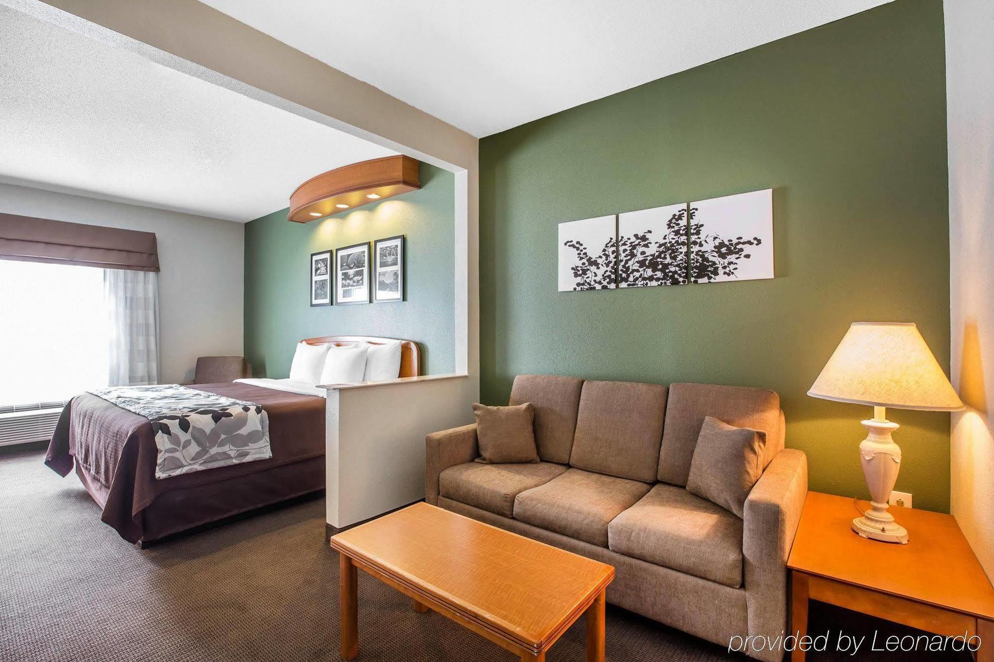 Clarion Pointe Albemarle Hotel Exterior photo