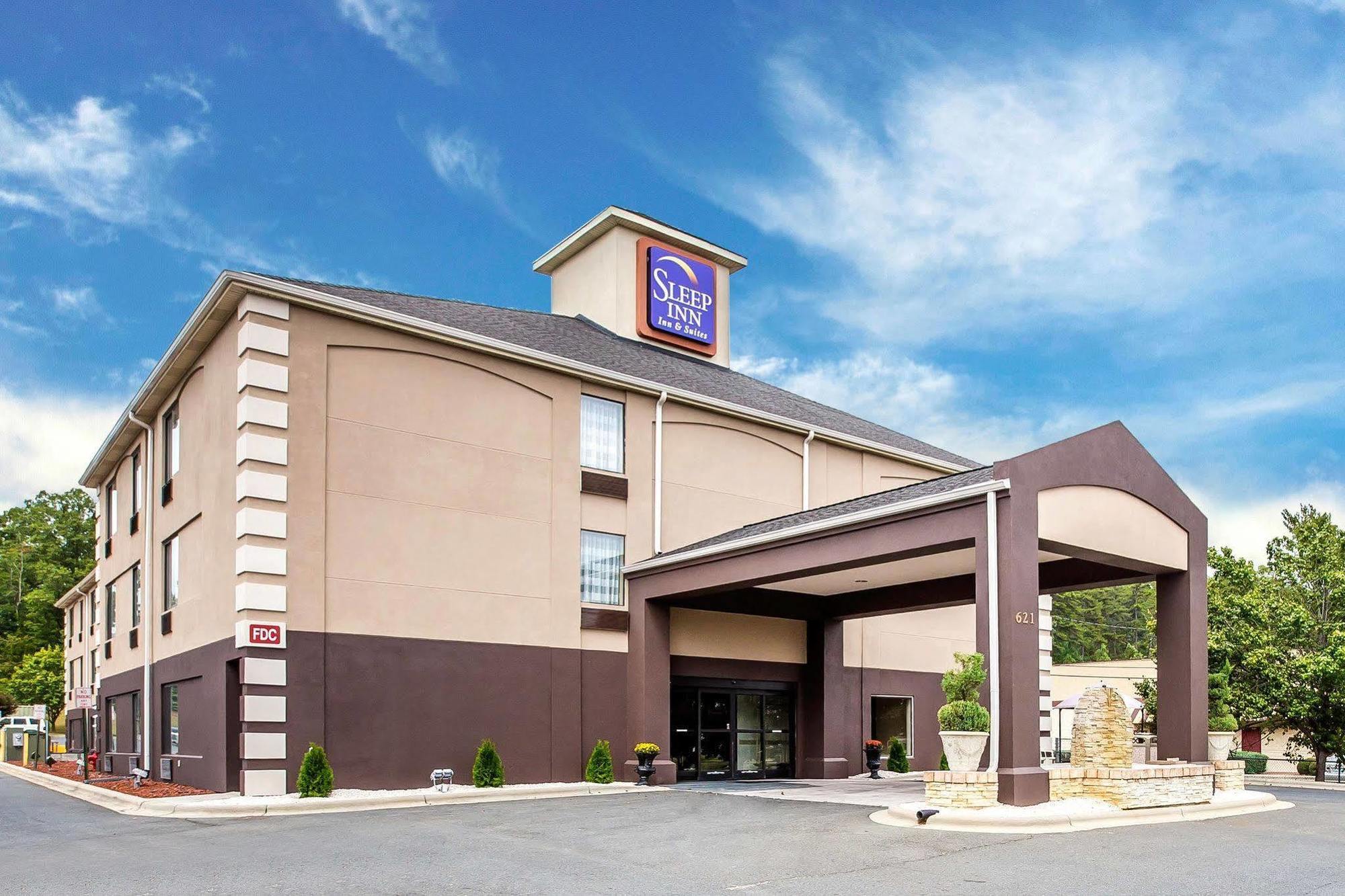 Clarion Pointe Albemarle Hotel Exterior photo